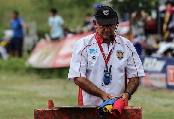 901438_10202921796793768_1379150632_o